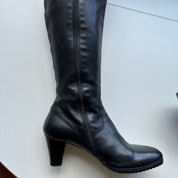 Knee High Italian Black Leather Boots, size 7 - Picture 1 of 3